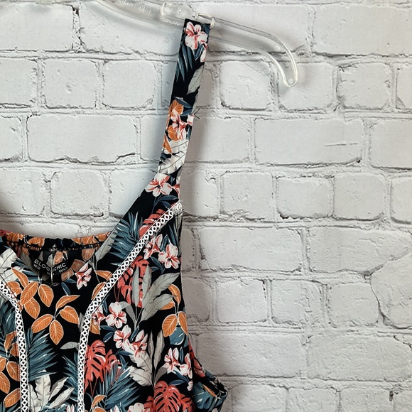 BloomChic Tropical Floral Print Crochet Trim Tie Dress Size 12 (Large) & 2X - Picture 3 of 7